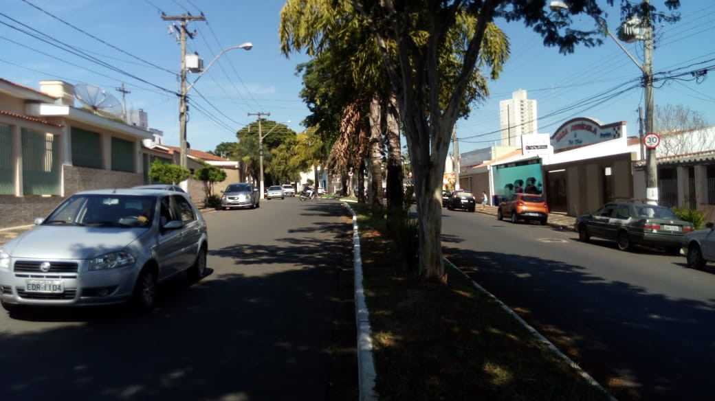 Alterações no trânsito na avenida preocupa comerciantes e moradores